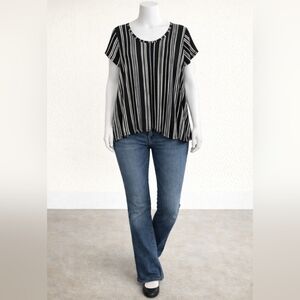 Curved Hem Black And White Blouse
